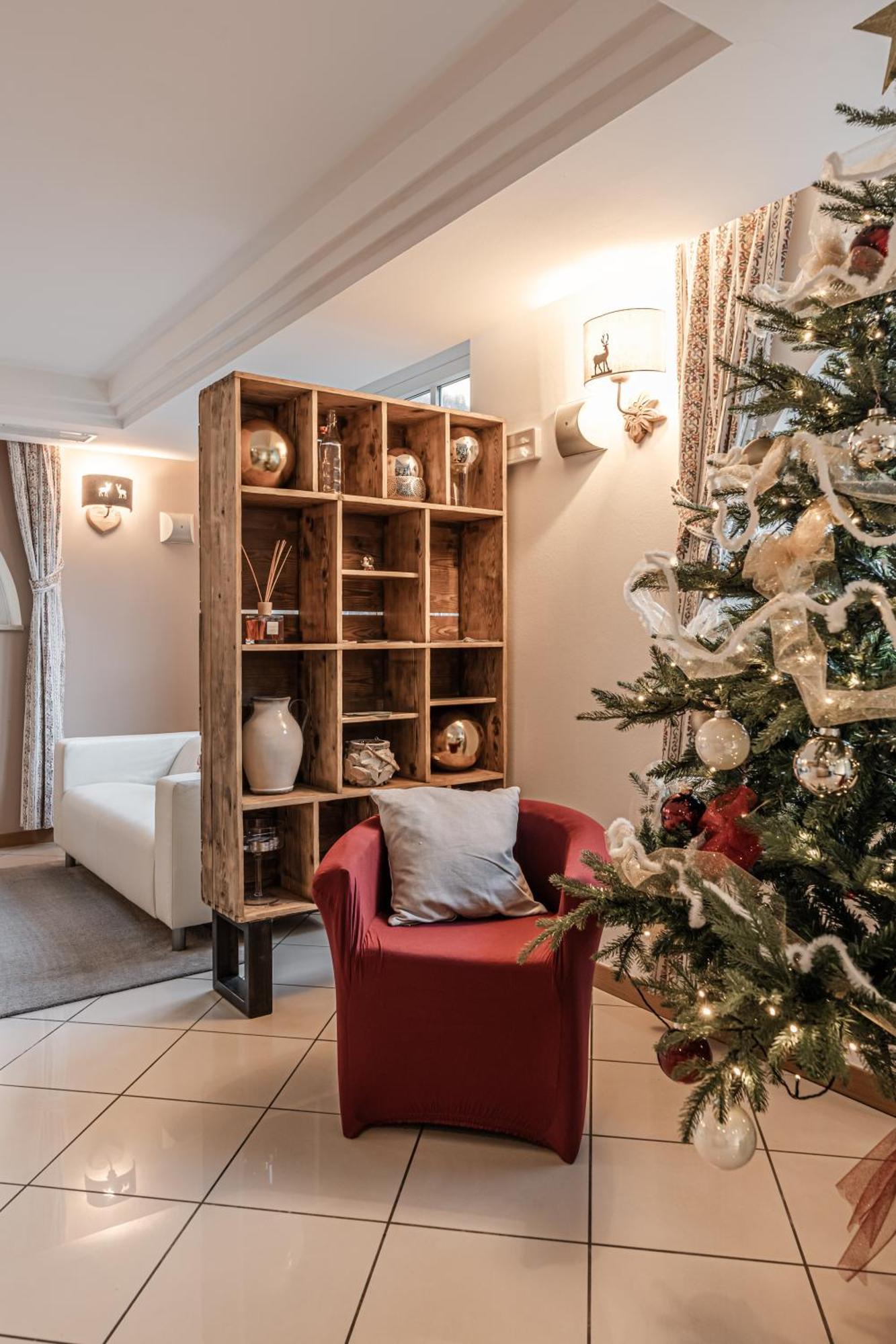 Hotel Garni Meledrio Dimaro Bagian luar foto