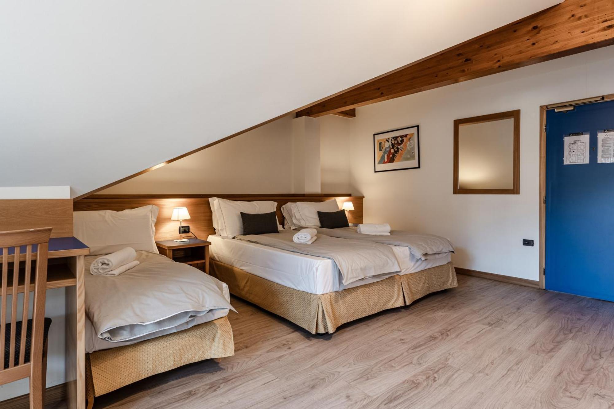 Hotel Garni Meledrio Dimaro Bagian luar foto
