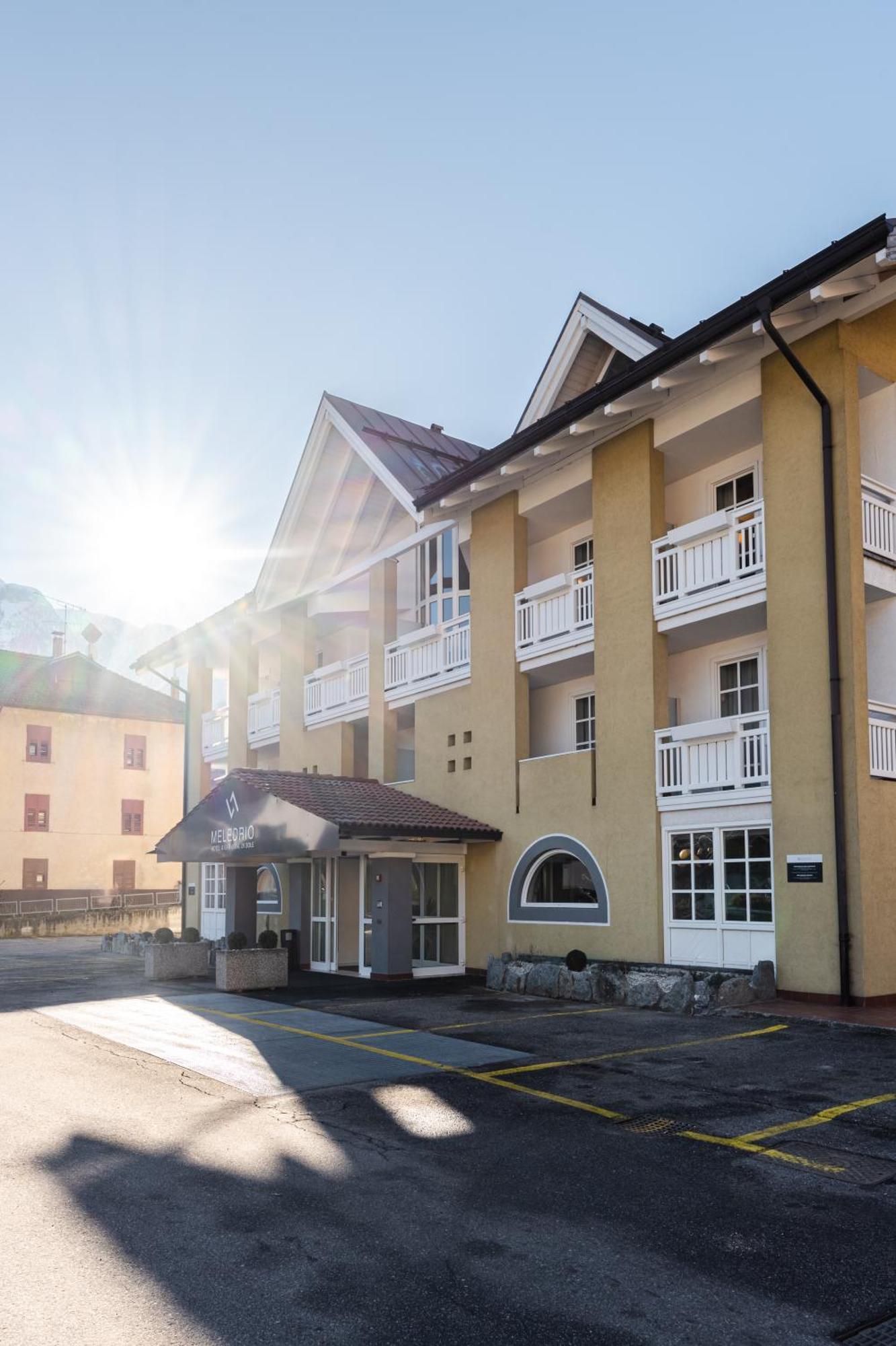 Hotel Garni Meledrio Dimaro Bagian luar foto