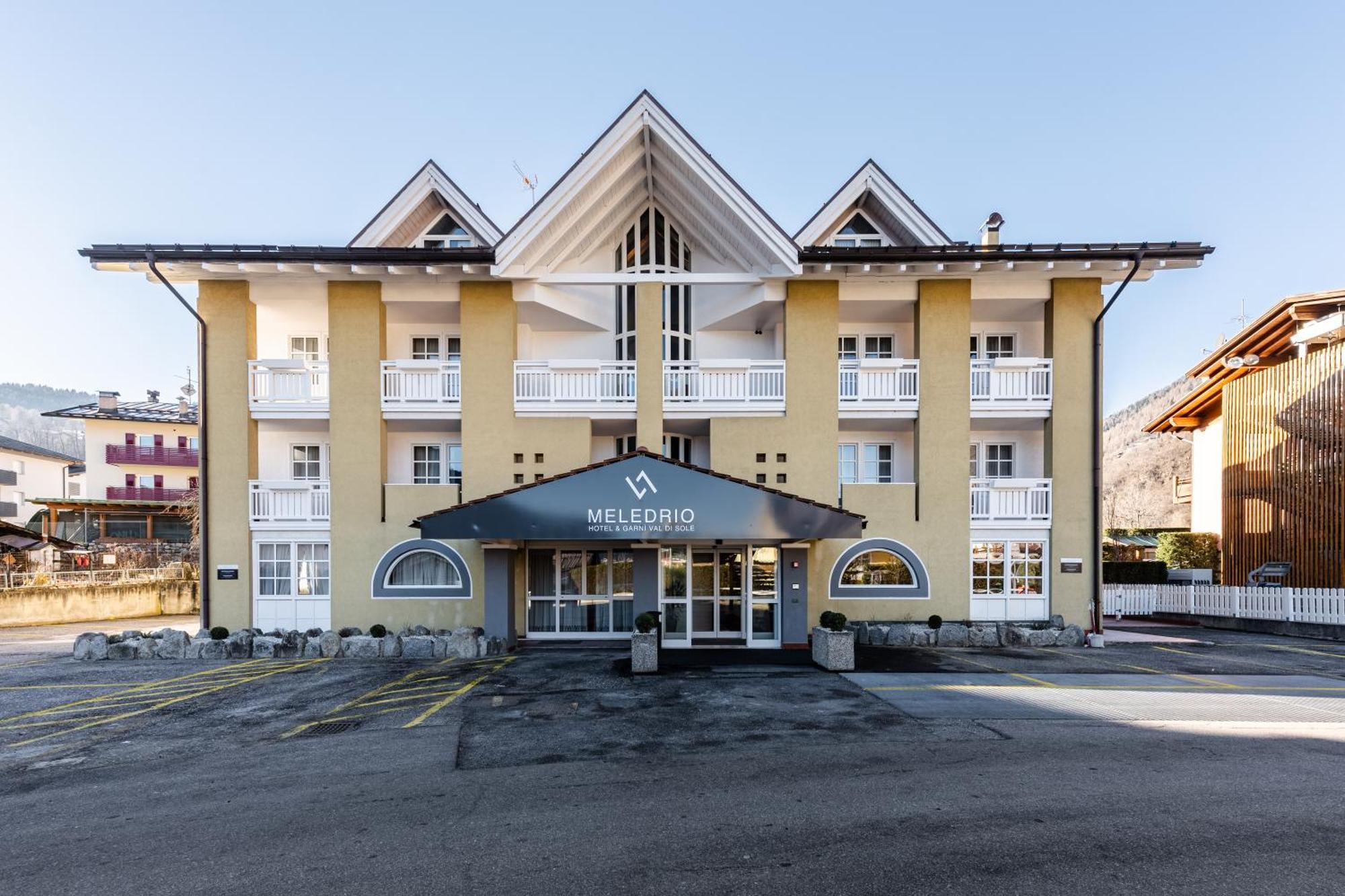 Hotel Garni Meledrio Dimaro Bagian luar foto