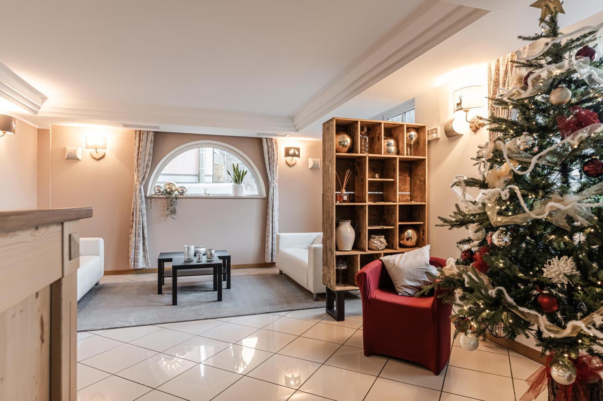 Hotel Garni Meledrio Dimaro Bagian luar foto