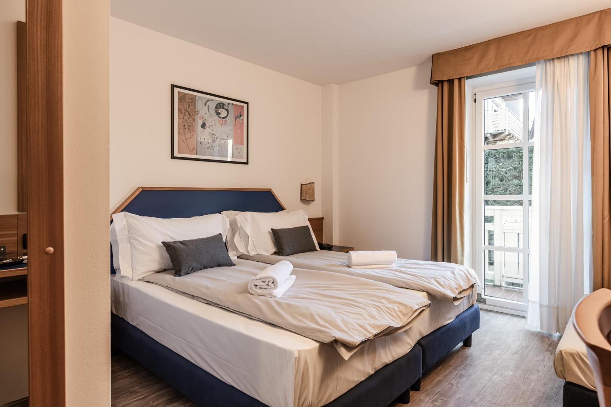 Hotel Garni Meledrio Dimaro Bagian luar foto