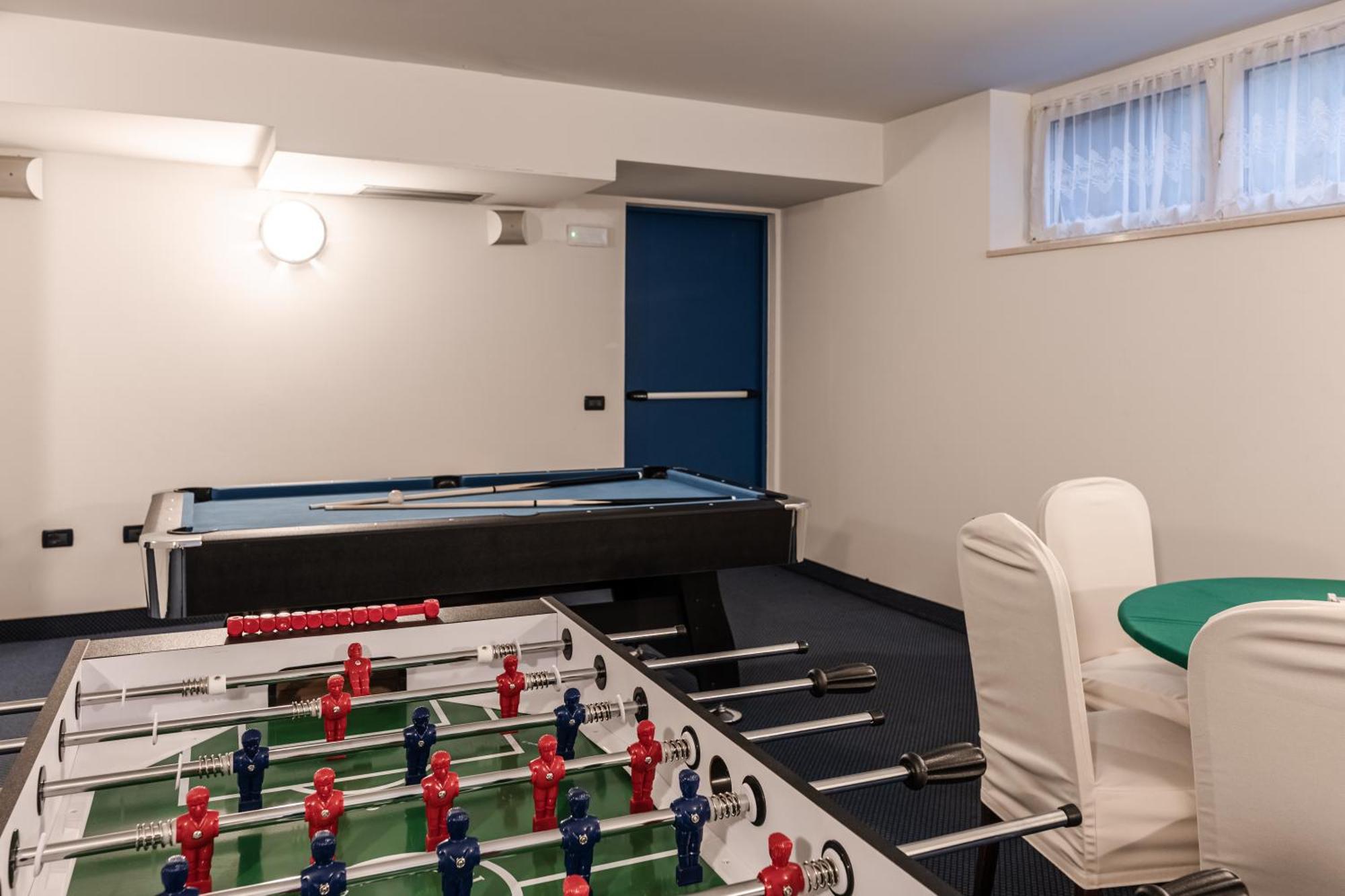 Hotel Garni Meledrio Dimaro Bagian luar foto