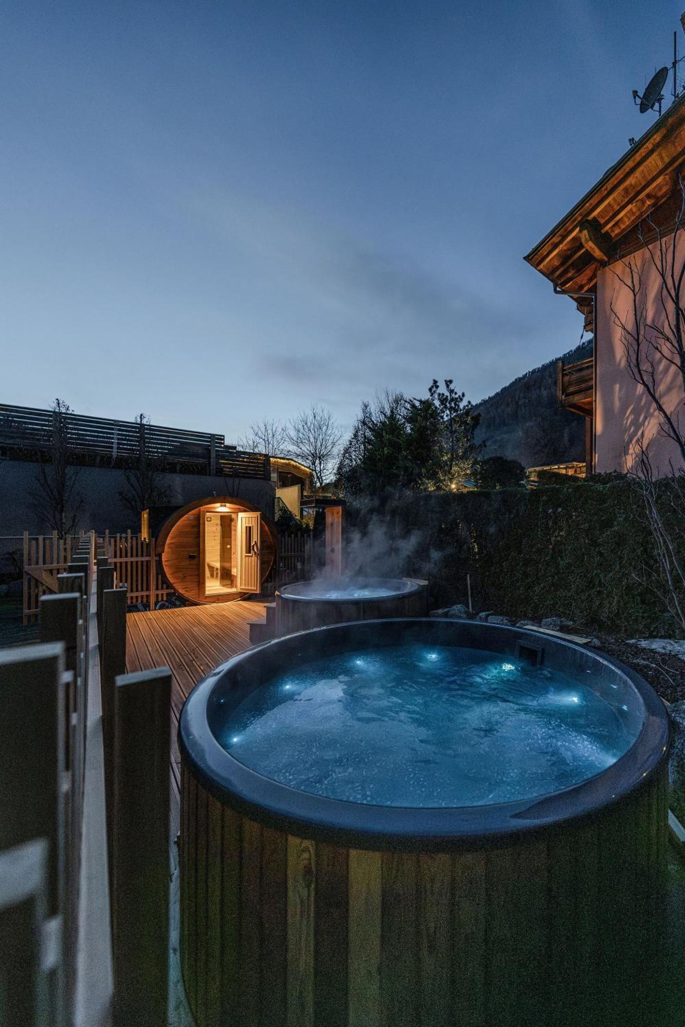 Hotel Garni Meledrio Dimaro Bagian luar foto